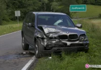 Zderzenie land rovera z bmw - zdjęcie główne