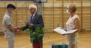 Uczniowie miejskich szkół z nagrodami za osiągnięcia - zdjęcie 2