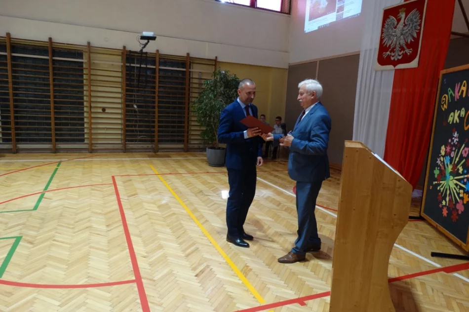 Uczniowie miejskich szkół z nagrodami za osiągnięcia - zdjęcie 18