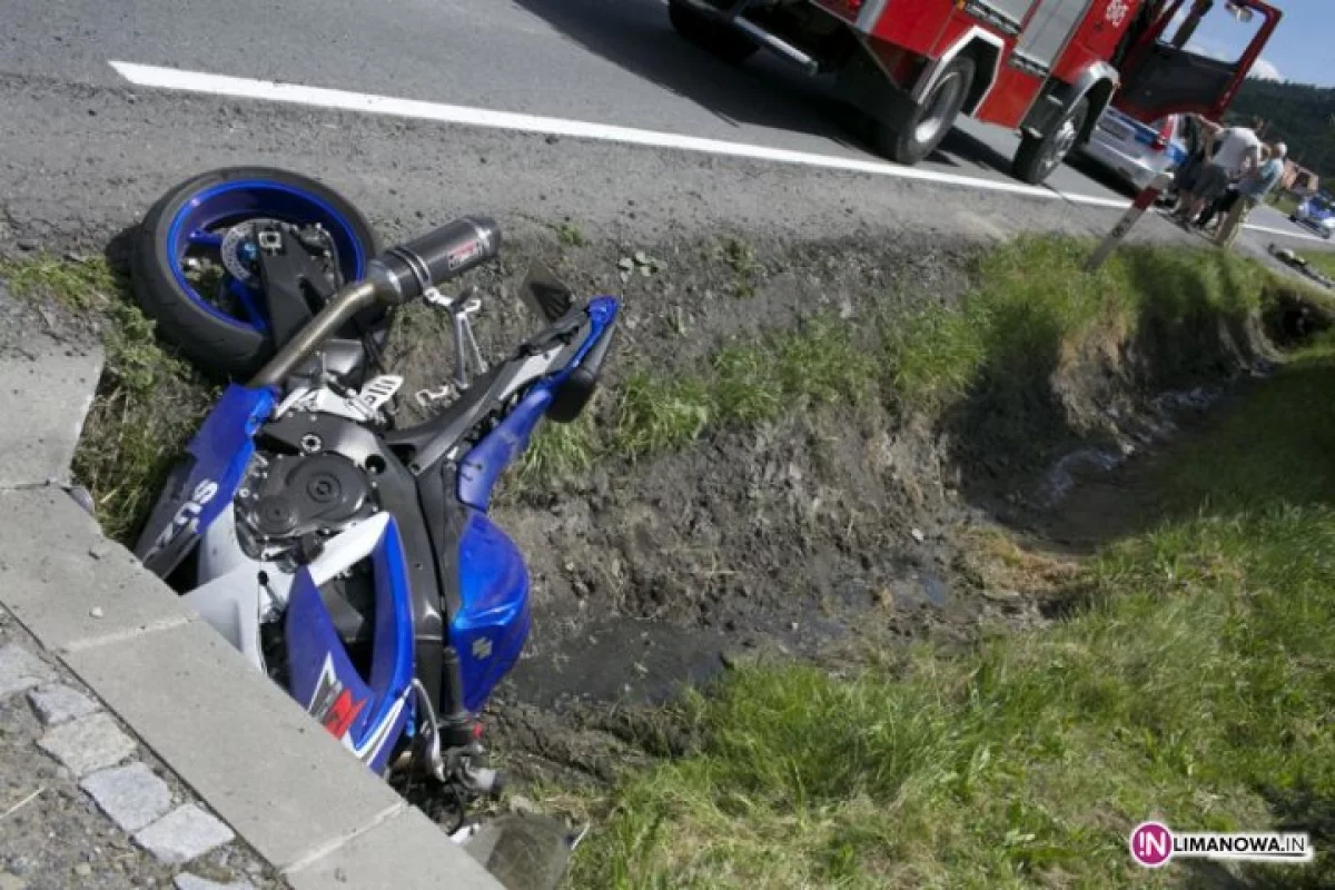 Wypadek motocykla. Dwie osoby ranne