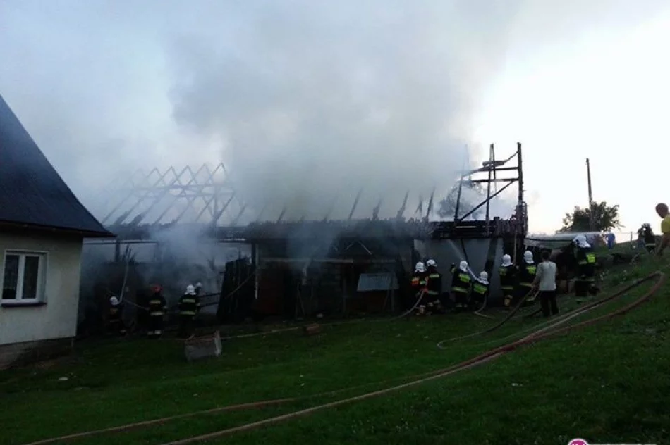 Spłonęła stodoła. Uratowano dom - zdjęcie 3