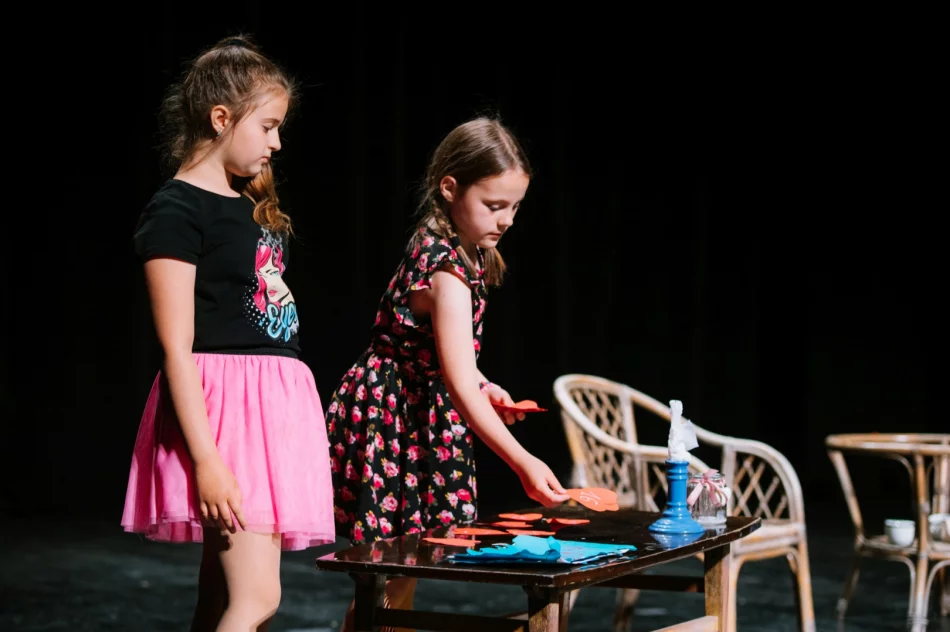 Aktorskie sukcesy uczniów Szkoły Podstawowej Nr 2 w Męcinie - zdjęcie 4