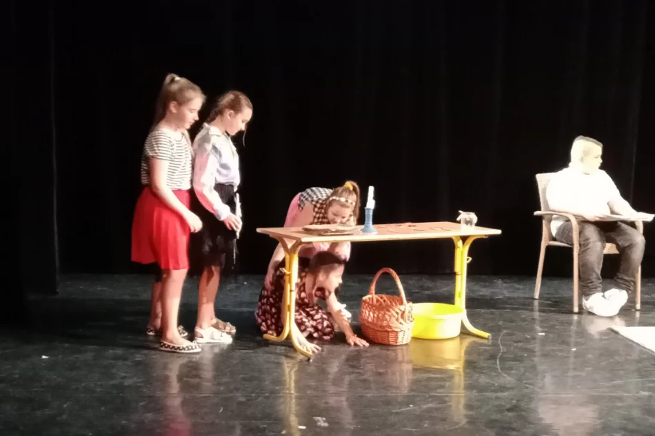 Aktorskie sukcesy uczniów Szkoły Podstawowej Nr 2 w Męcinie - zdjęcie 6