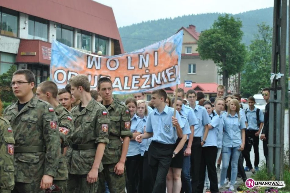 Manifestowali wolność od uzależnień - zdjęcie 3