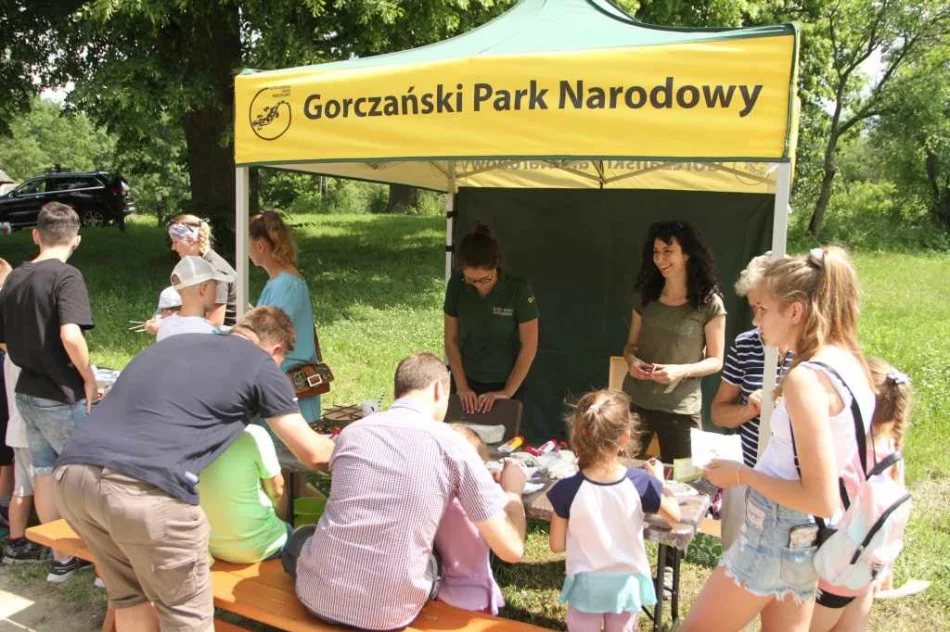 Podczas pikniku poznawali gorczańską przyrodę - zdjęcie 7