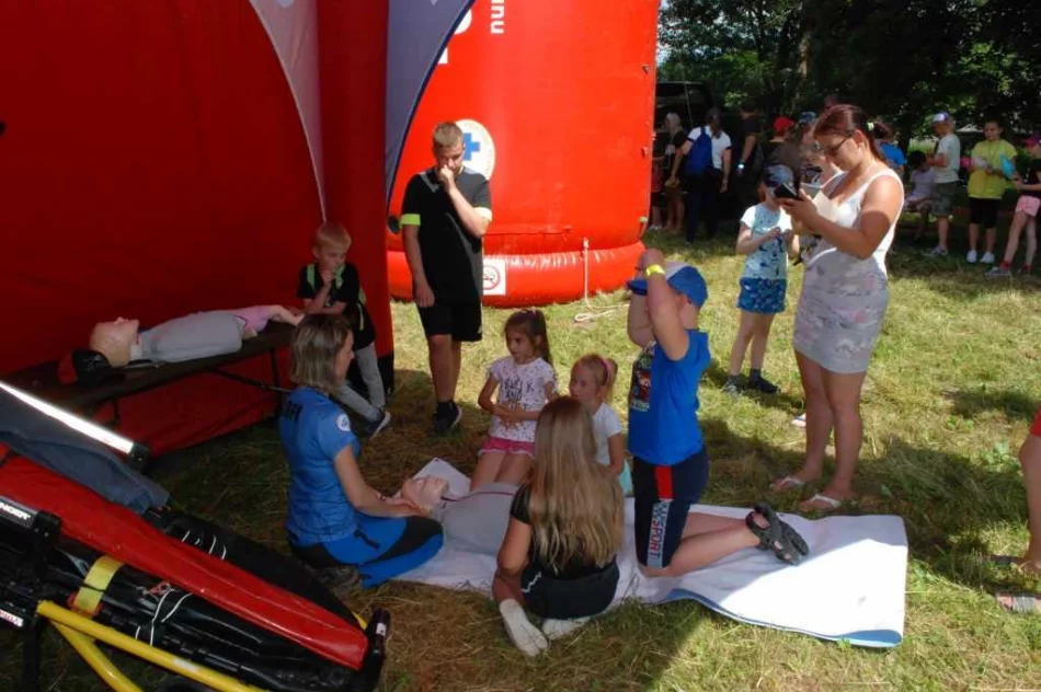 Podczas pikniku poznawali gorczańską przyrodę - zdjęcie 12