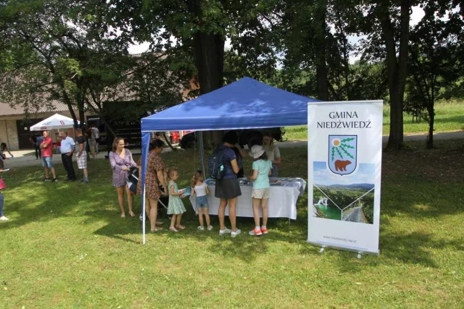 Podczas pikniku poznawali gorczańską przyrodę - zdjęcie 17