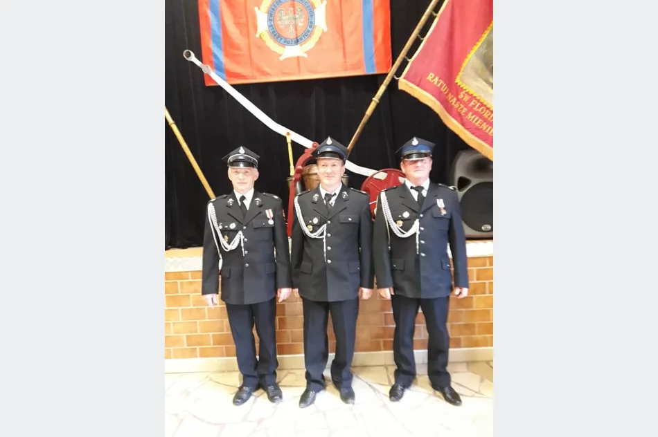 Walne Zebranie OSP Łososina Górna – wybrano Zarząd jednostki oraz wręczono odznaczenia dla zasłużonych druhów - zdjęcie 18