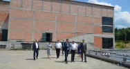 Wojewoda gościł na sesji - wręczył odznaczenie i oglądał inwestycje - zdjęcie 4