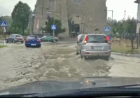 Burmistrz o podtopieniu rynku: "Nie ma kanalizacji, która byłaby w stanie przyjąć taką ilość wody" - zdjęcie główne