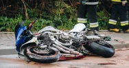 Zderzenie samochodu i motocykla - zdjęcie 5