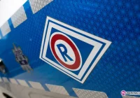 Wypadł z drogi i uderzył w barierę - zdjęcie główne