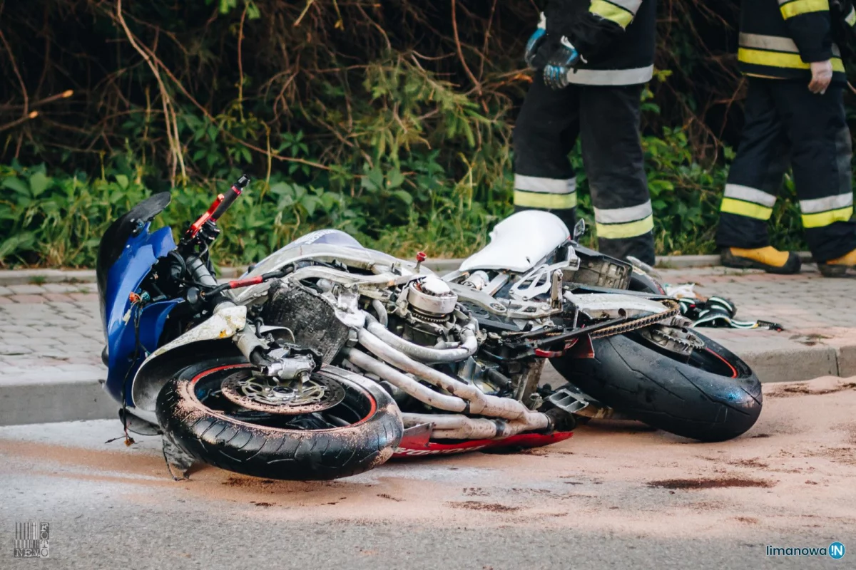 Trzy kolizje na drogach Limanowszczyzny. Sprawcą jednej motocyklista bez uprawnień