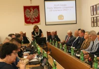 Słowa uznania i słowa krytyki. Niejednogłośne wotum zaufania i absolutorium - zdjęcie główne