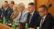 Słowa uznania i słowa krytyki. Niejednogłośne wotum zaufania i absolutorium - zdjęcie 2