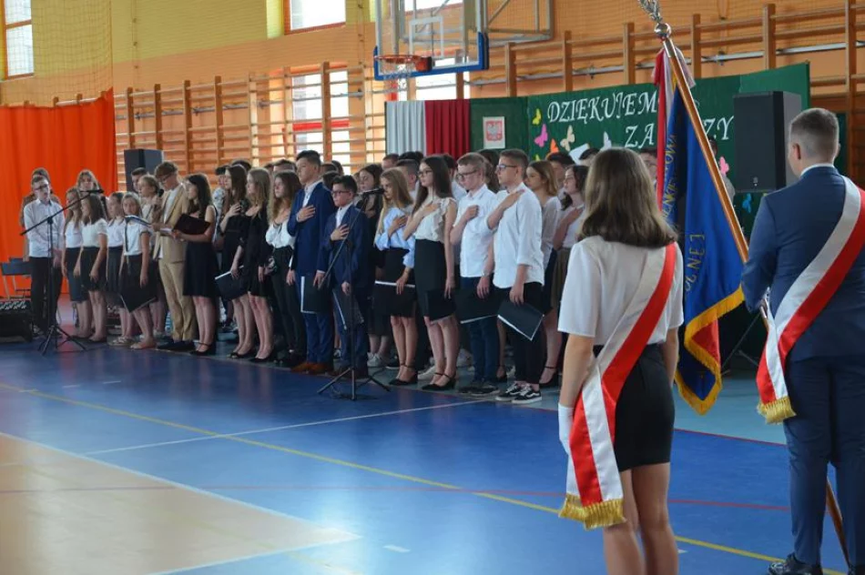 Uczniowie nagrodzeni za dokonania - zdjęcie 4