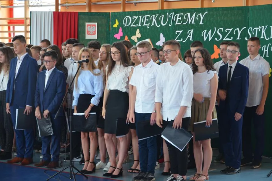 Uczniowie nagrodzeni za dokonania - zdjęcie 5