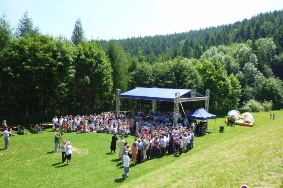 VII Spotkanie Dzieci oraz ich Przyjaciół w Żmiącej - zdjęcie 4