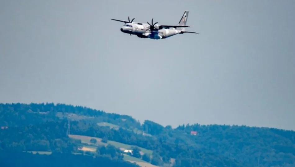 Rekonstrukcja i podniebne pokazy na 77. rocznicę - zdjęcie 1