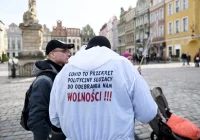 Polacy nie boją się zakażenia koronawirusem? Są wyniki sondażu - zdjęcie główne