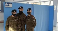 Młodzież z limanowskiego „Strzelca” pomaga w działalności Powszechnego Punktu Szczepień przeciw Covid-19 w LDK - zdjęcie 5