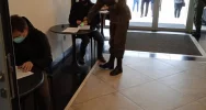 Młodzież z limanowskiego „Strzelca” pomaga w punkcie szczepień - zdjęcie 4