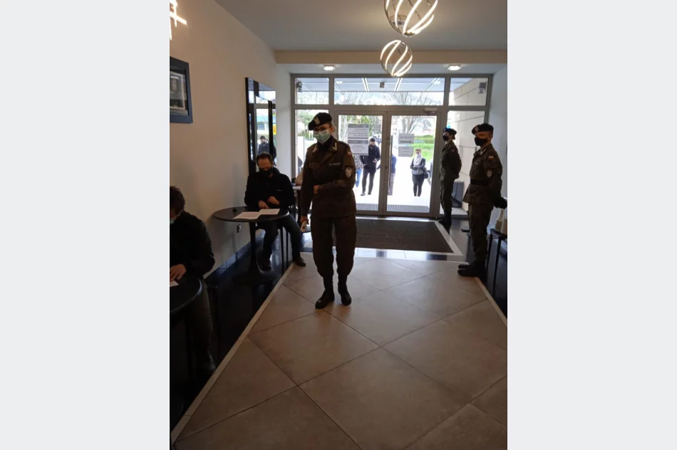 Młodzież z limanowskiego „Strzelca” pomaga w punkcie szczepień - zdjęcie 5