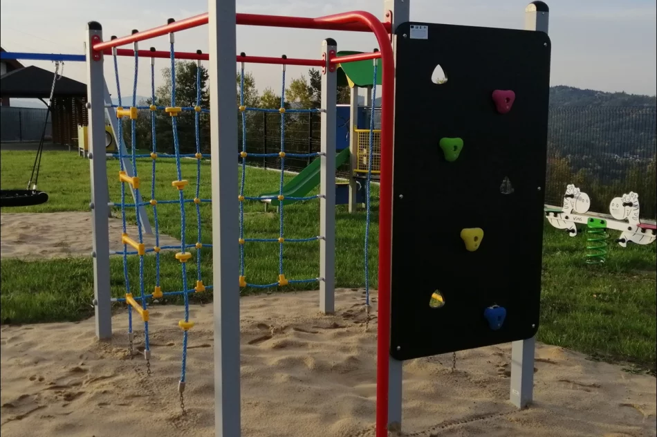 Oficjalne otwarcie placu zabaw w Lipowem - zdjęcie 17