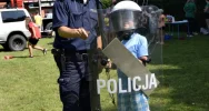 Podczas zabawy rozmawiali o bezpieczeństwie z dziećmi z ośrodka adopcyjnego - zdjęcie 2