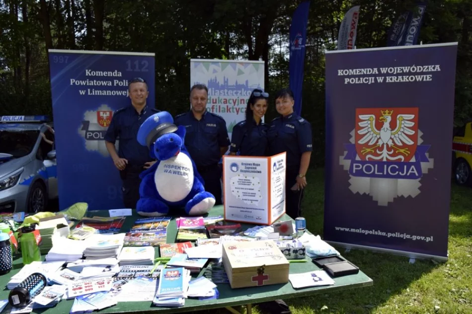 Podczas zabawy rozmawiali o bezpieczeństwie z dziećmi z ośrodka adopcyjnego - zdjęcie 3