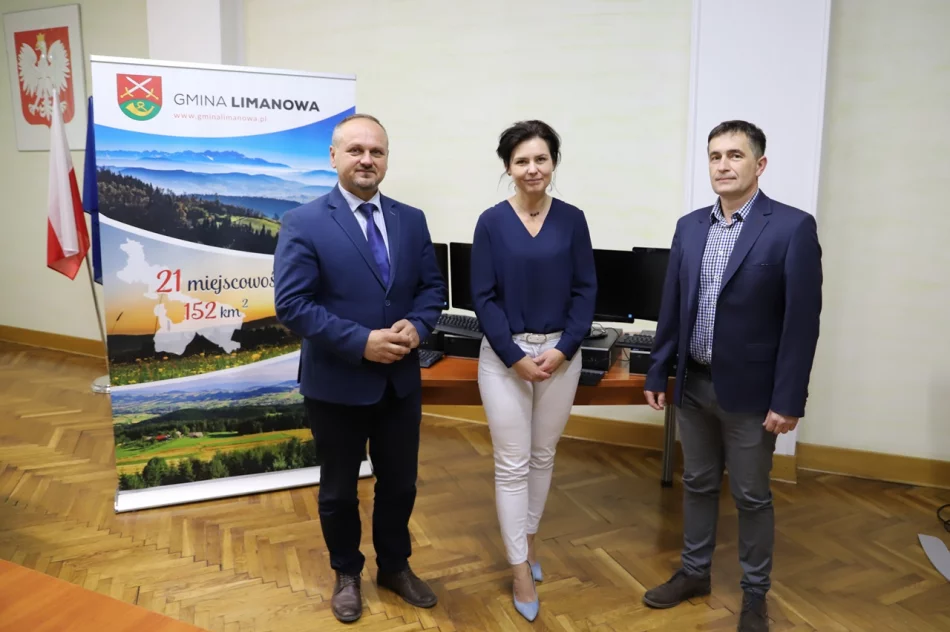 Agencja Restrukturyzacji i Modernizacji Rolnictwa przekazała komputery dla gminnych szkół - zdjęcie 3