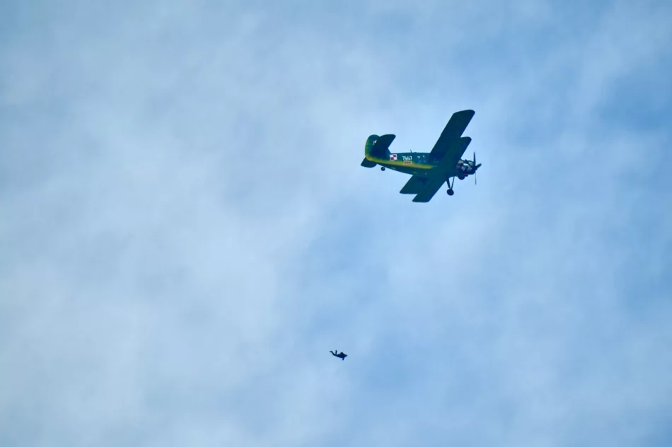 Obchody 77. rocznicy zrzutów alianckich dla Armii Krajowej na wzgórzu Dzielec - zdjęcie 15