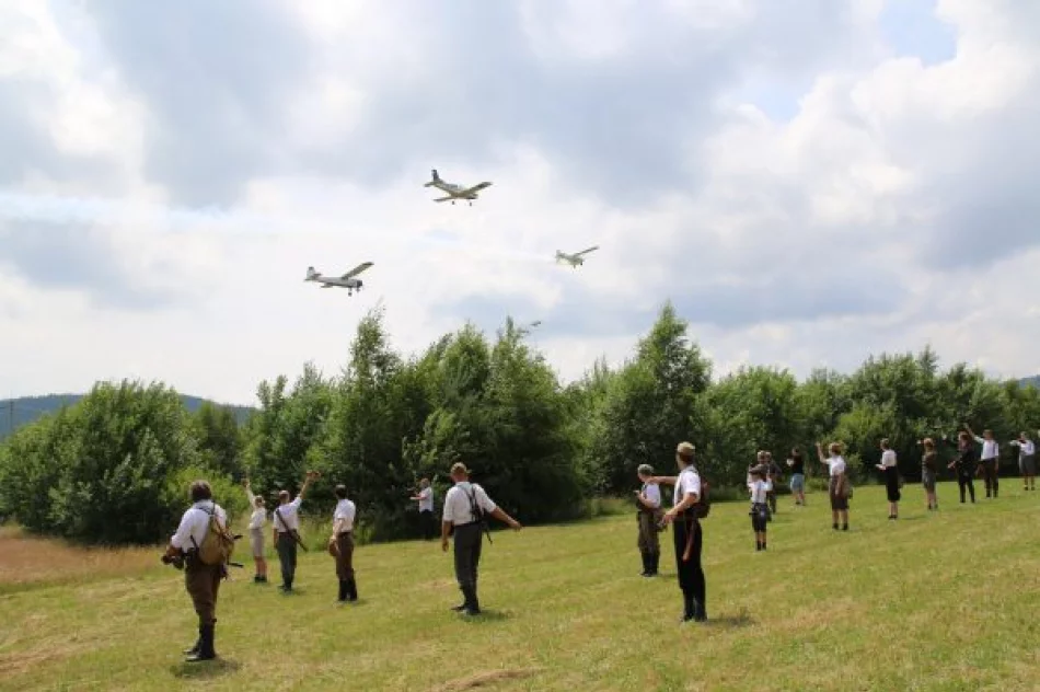 Widowiskowa inscenizacja na rocznicę alianckich zrzutów - zdjęcie 6