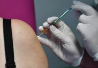 Szczepionki z Polski  jadą na Wschód. Japonia: lek na łagodne objawy Covid-19 zostanie po raz pierwszy dopuszczony do obrotu - zdjęcie główne