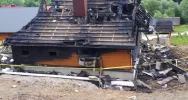 Spłonął drewniany dom - trwa zbiórka na rzecz pogorzelców - zdjęcie 4