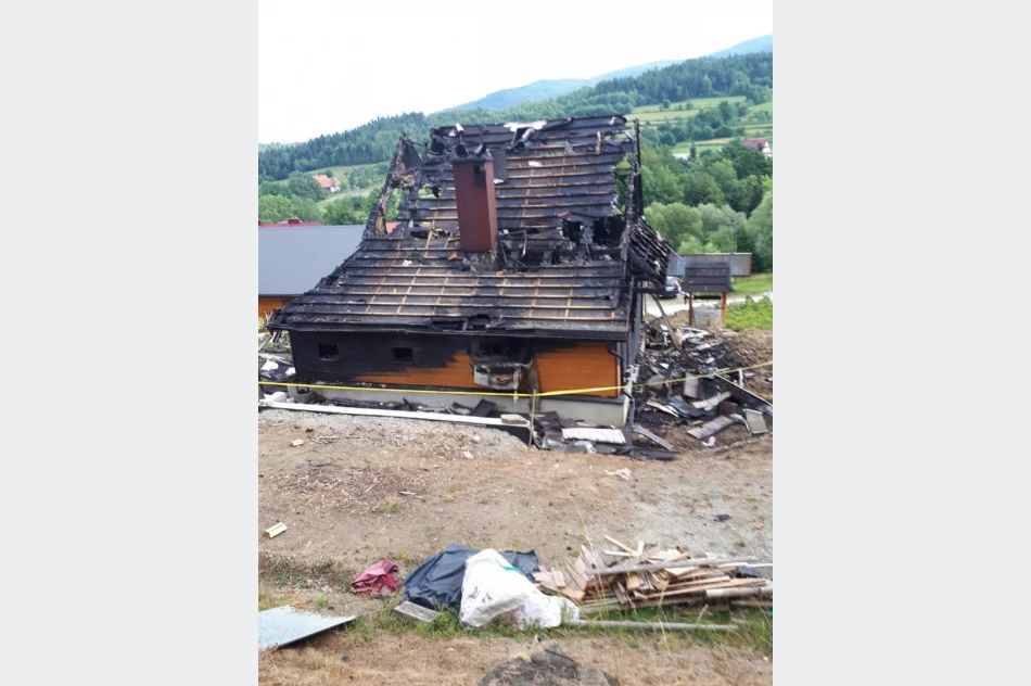 Spłonął drewniany dom - trwa zbiórka na rzecz pogorzelców - zdjęcie 4
