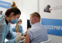 COVID-19 - najnowsze dane z Polski. Müller: bez większej liczby szczepień grozi nam IV fala i wprowadzenie pewnych obostrzeń na jesień - zdjęcie główne