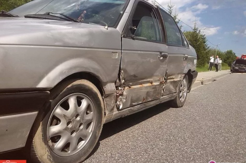 Zderzenie trzech aut - zjechał na lewy pas - zdjęcie 3