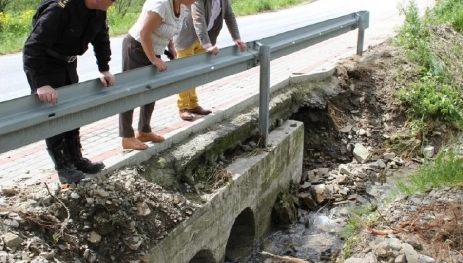 163 km uszkodzonych dróg, 31 mostów i 93 podtopione domy - zdjęcie 1