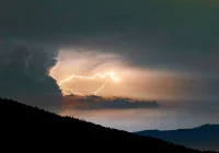 Nadciąga cyklon Dawid przyniesie burze, ulewne deszcze i grad - zdjęcie główne