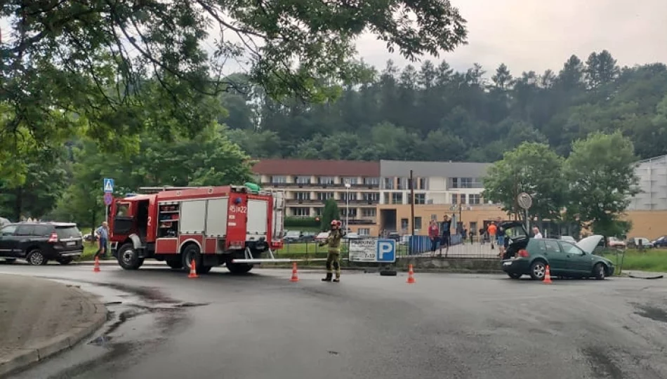 Stłuczka na skrzyżowaniu, mandat dla sprawcy - zdjęcie 1