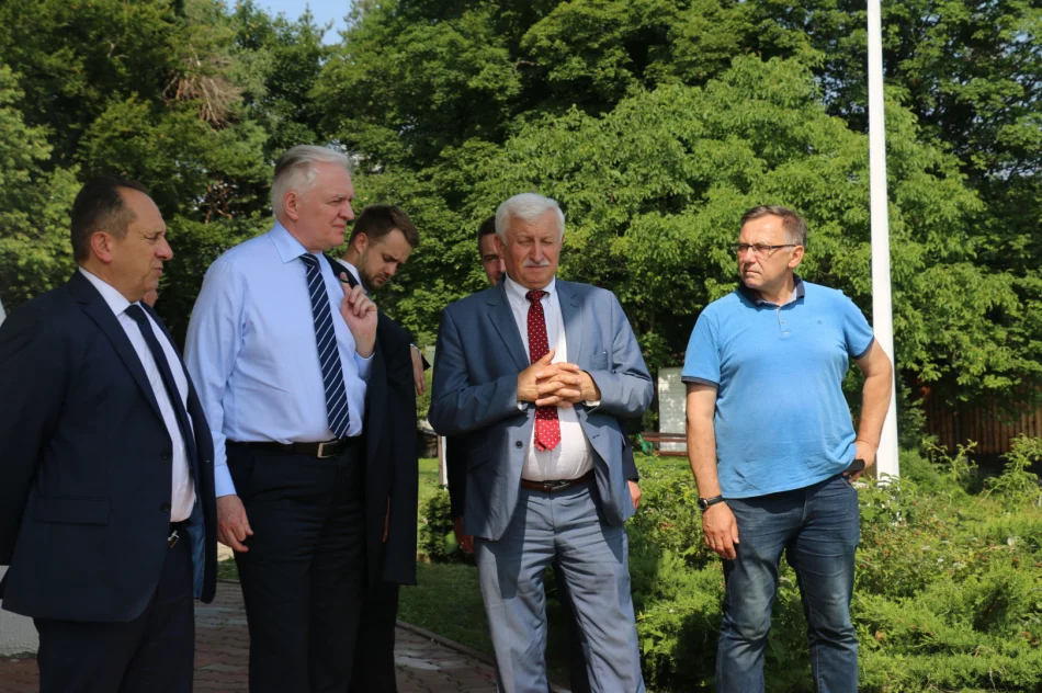 Wicepremier Jarosław  Gowin z wizytą w mieście Limanowa - zdjęcie 9