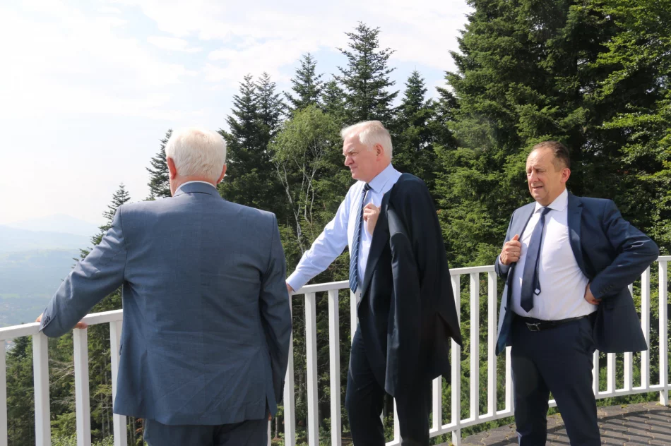 Wicepremier Jarosław  Gowin z wizytą w mieście Limanowa - zdjęcie 10