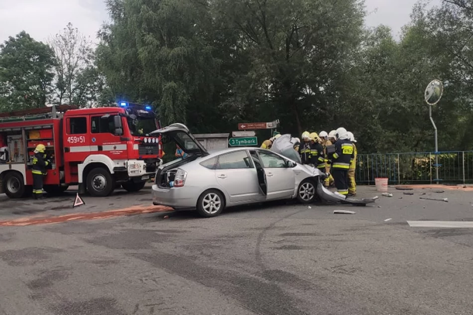 Jedna osoba trafiła do szpitala w wyniku zderzenia pojazdów - zdjęcie 2