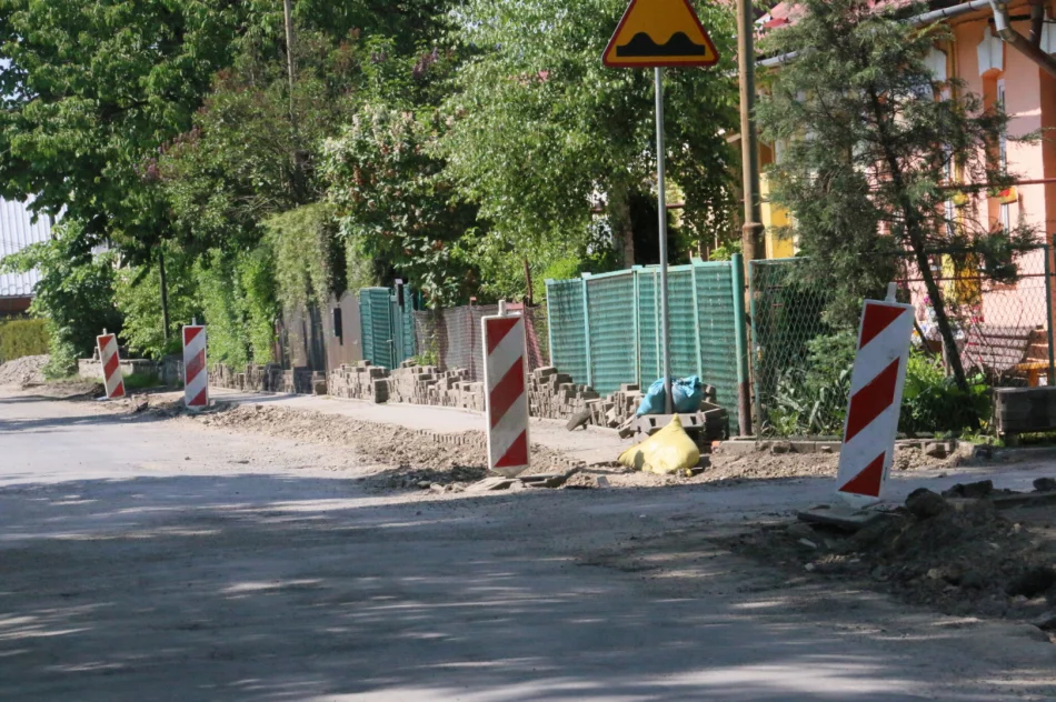 Postępują prace drogowe na terenie dawnej rafinerii - zdjęcie 4