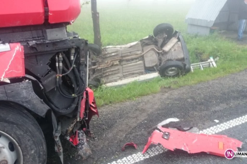 Zderzenie samochodu osobowego z TIR-em - zdjęcie 2