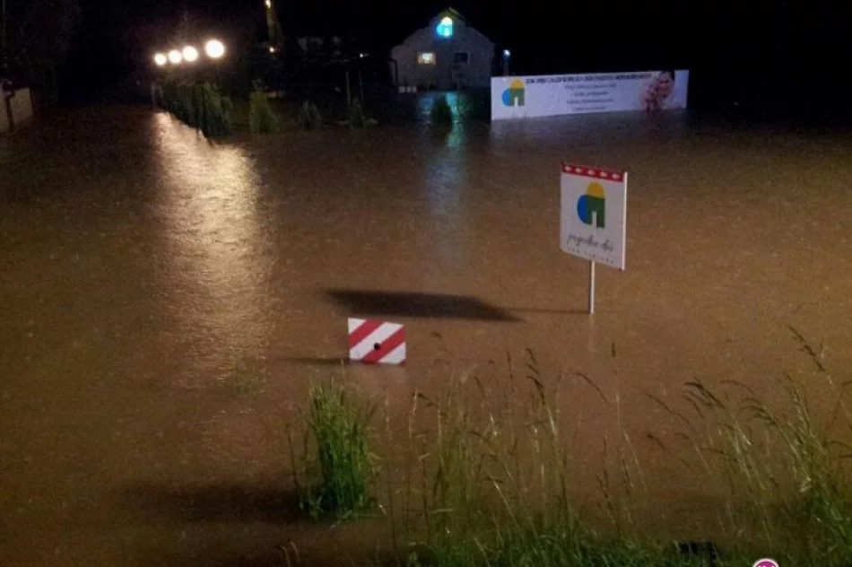 300 interwencji - podtopienia, osuwiska, ewakuacje - zdjęcie 4