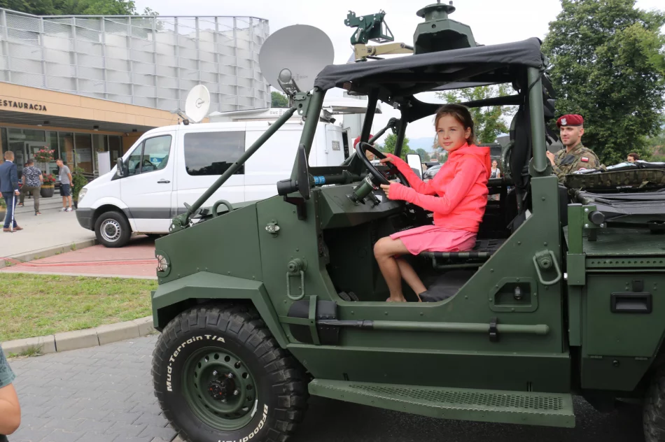 Piknik wojskowy MON – uroczyście podpisano list intencyjny ws. utworzenia batalionu WOT w Limanowej - zdjęcie 16