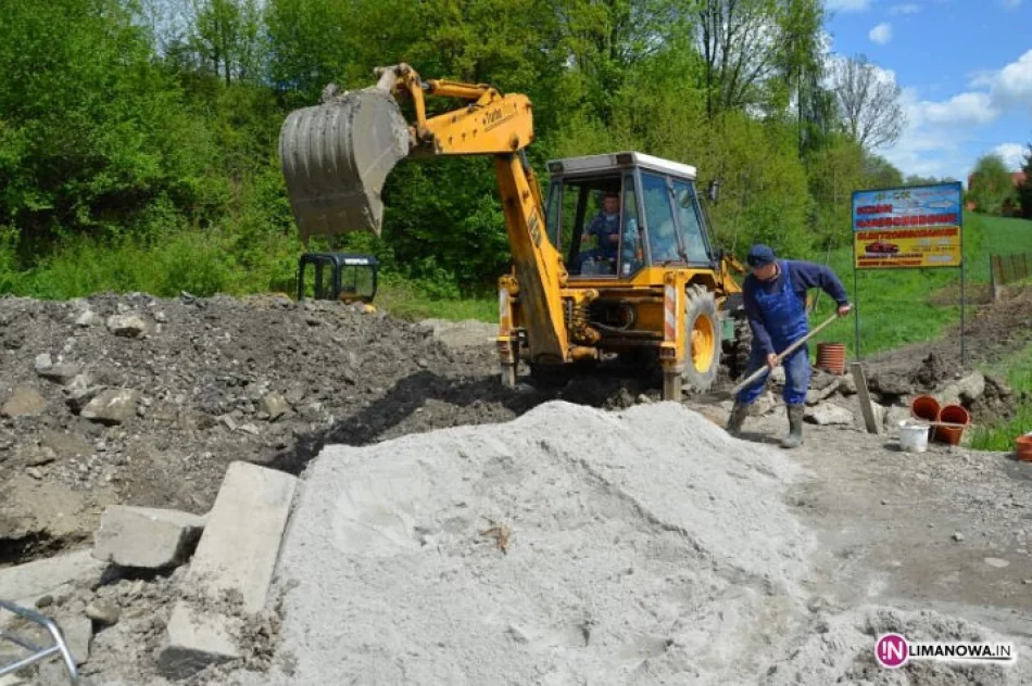 Kolektor, ulica i chodnik - zdjęcie 4