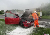 Samochód zapalił się w trakcie jazdy - zdjęcie główne